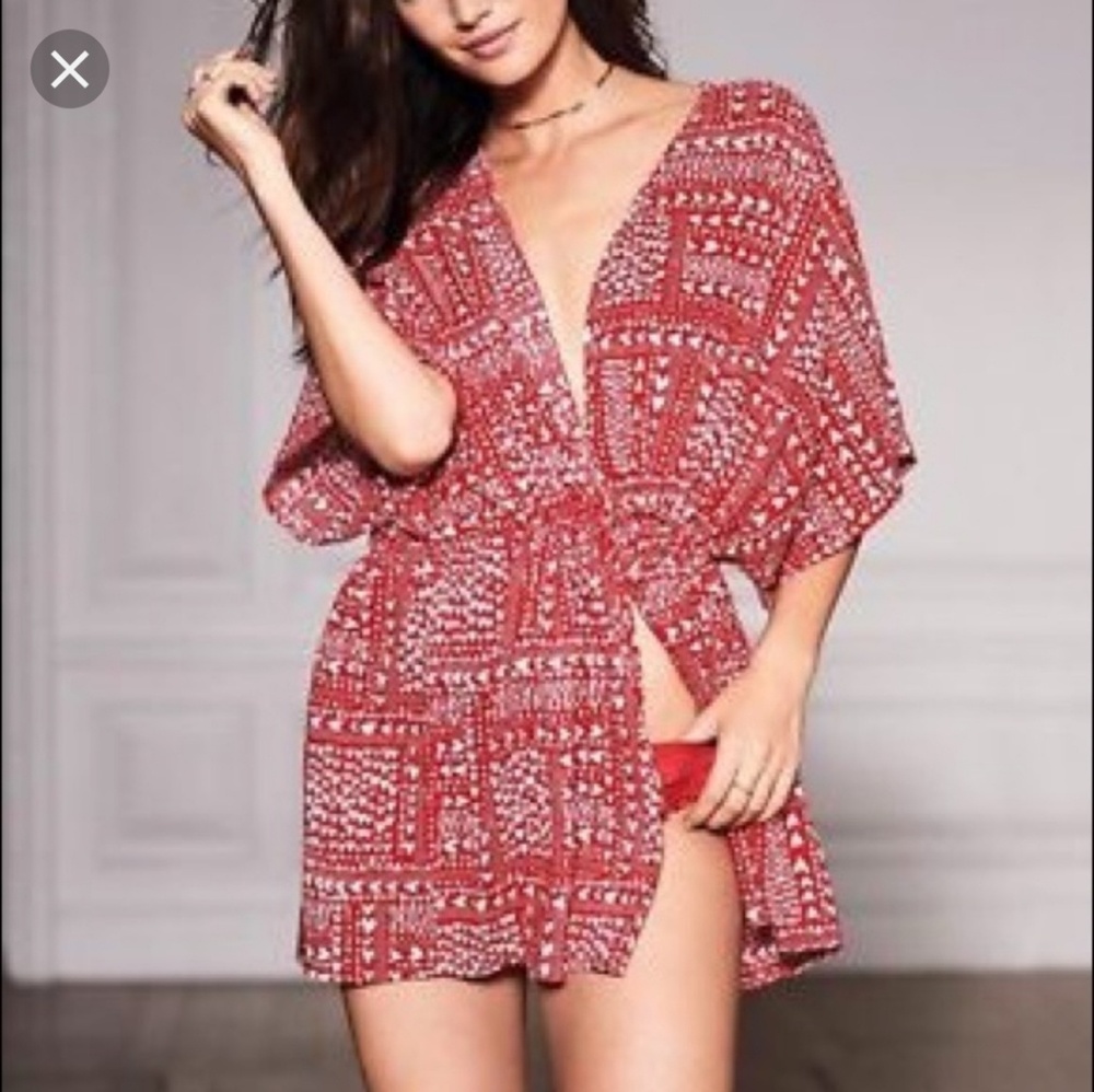 💕NWOT💕 VS heart robe